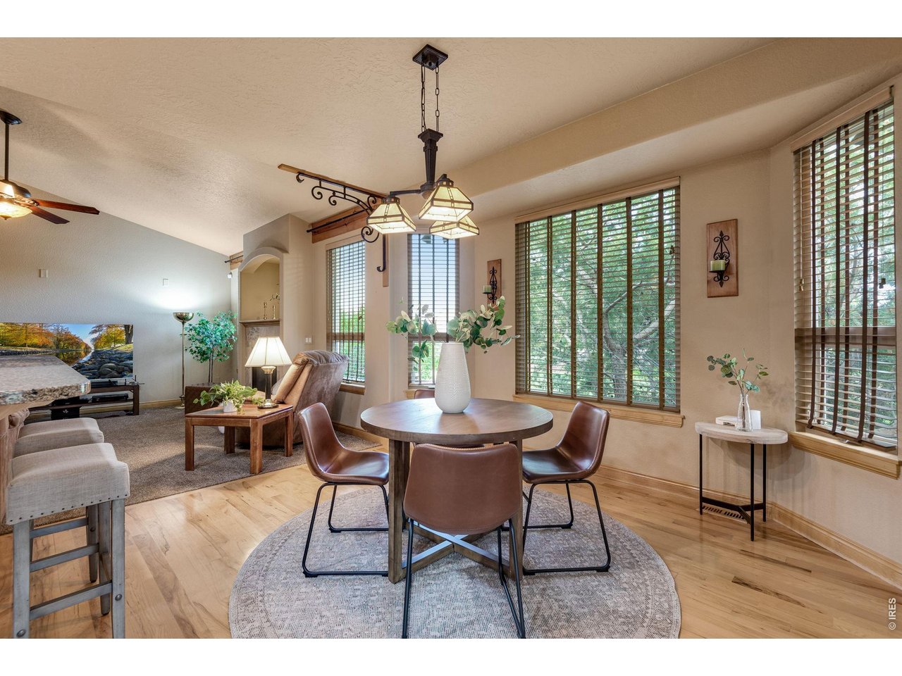Dining has large bay window, fresh paint comfortable and ready to enjoy! 