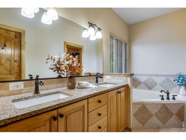 Property Photo 37 Quartz Silestone countertops, 5 piece. 