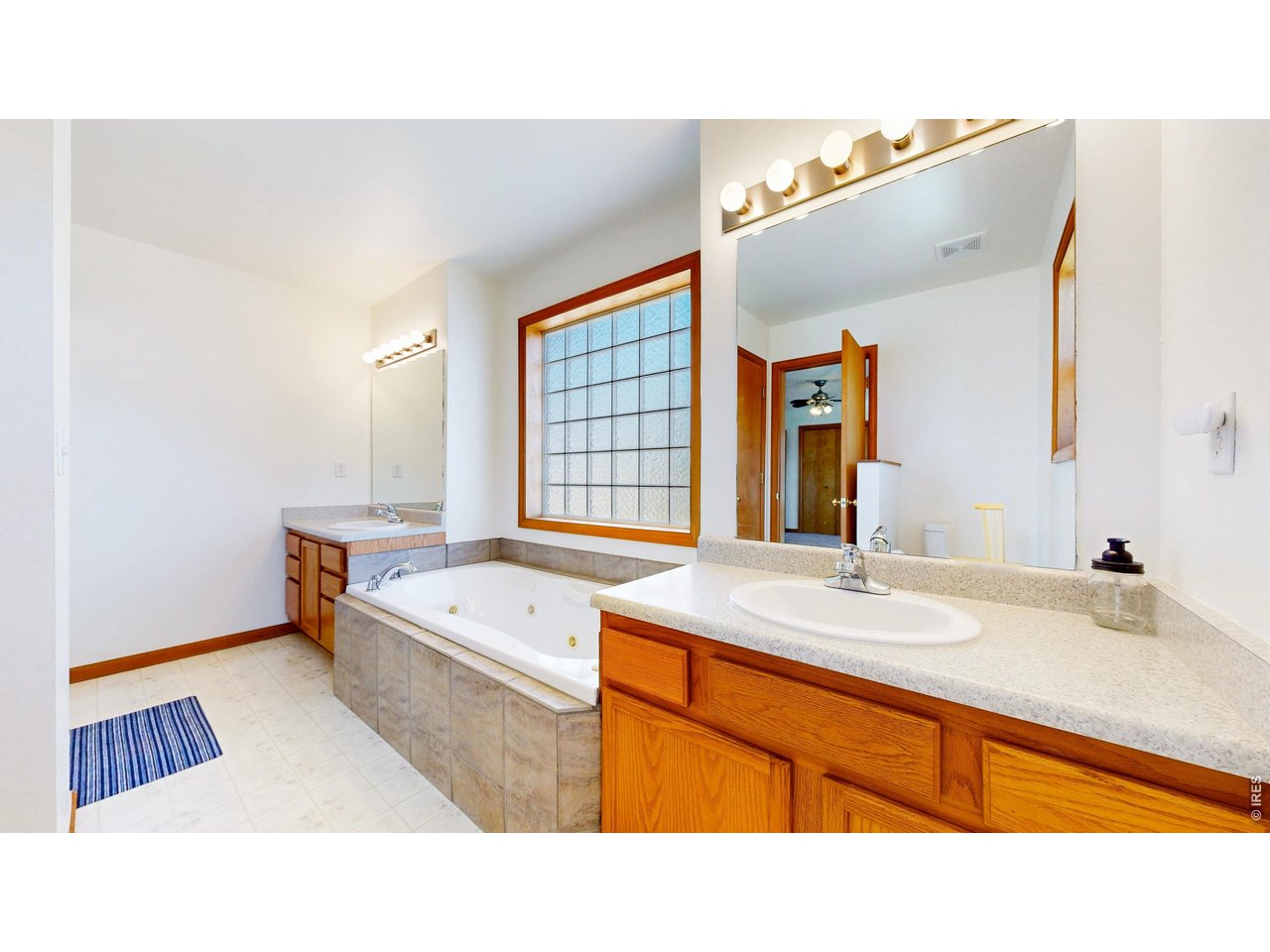 Property Photo 12 Master Bathroom