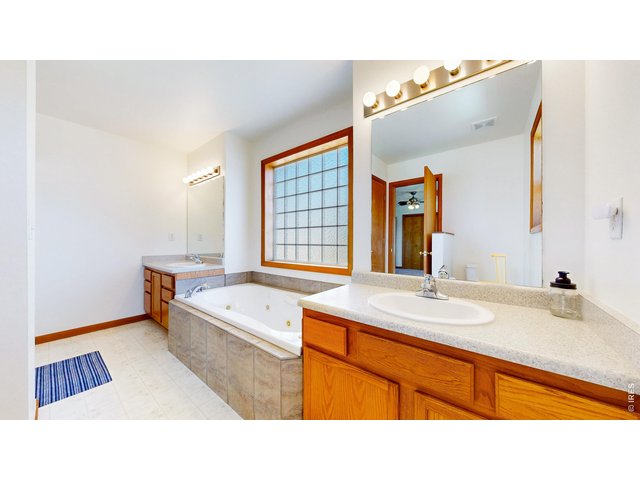 Property Photo 12 Master Bathroom