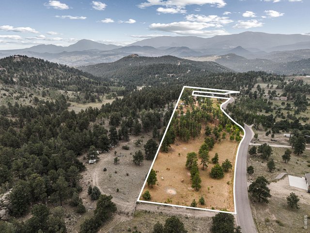 Property Photo 36 Approximate lot line