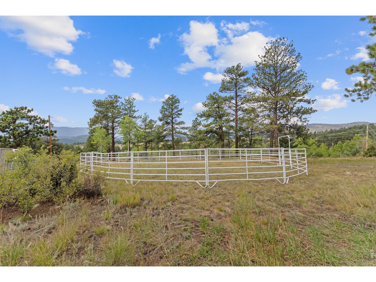 Round pen 