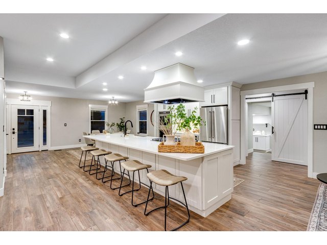 Property Photo 27 Oversized breakfast bar.