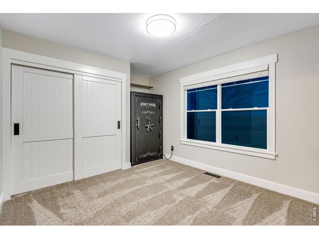 Property Photo 42 Bed 3 of 4