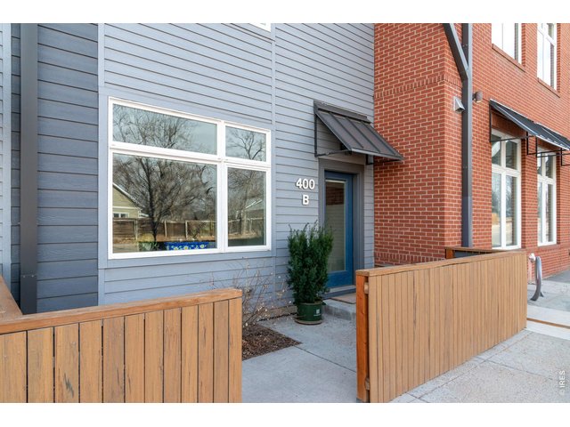 Property Photo 2 Front entryway from W. Baseline Road