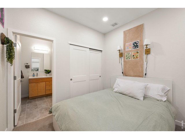Property Photo 17 Basement Bedroom