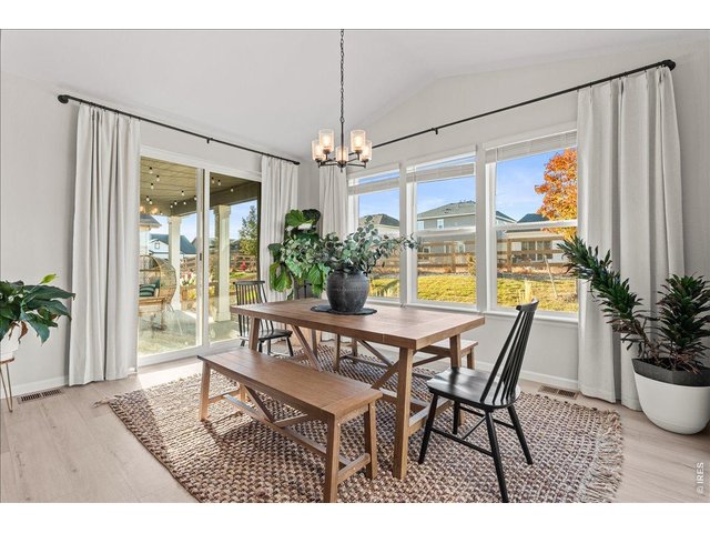 Property Photo 20 Dining area w/ tons of natural light 