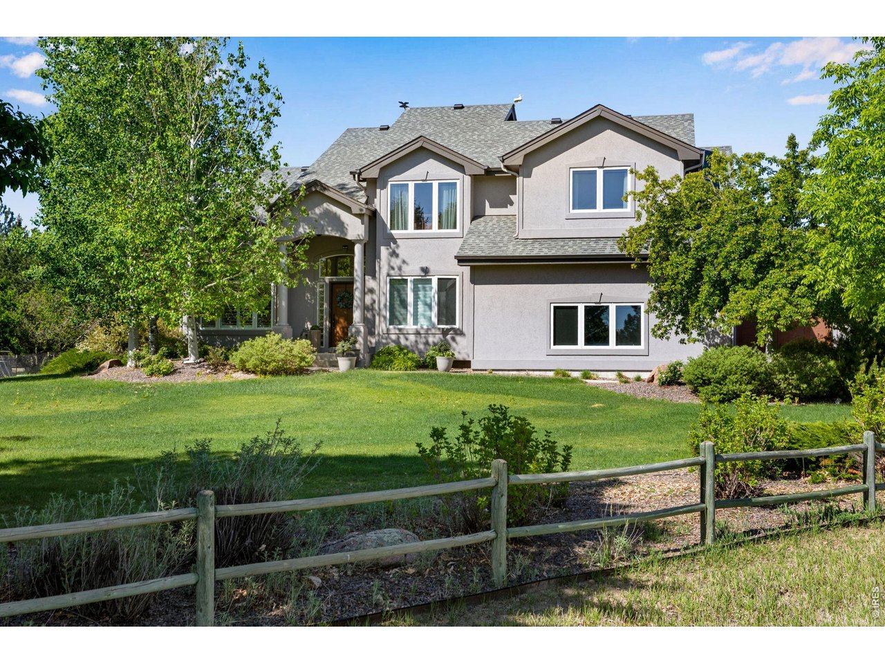 Open split rail fencing, desirable Highland Hills takes on a unique pastoral setting yet so close for commuting and to restaurants, golf and shopping