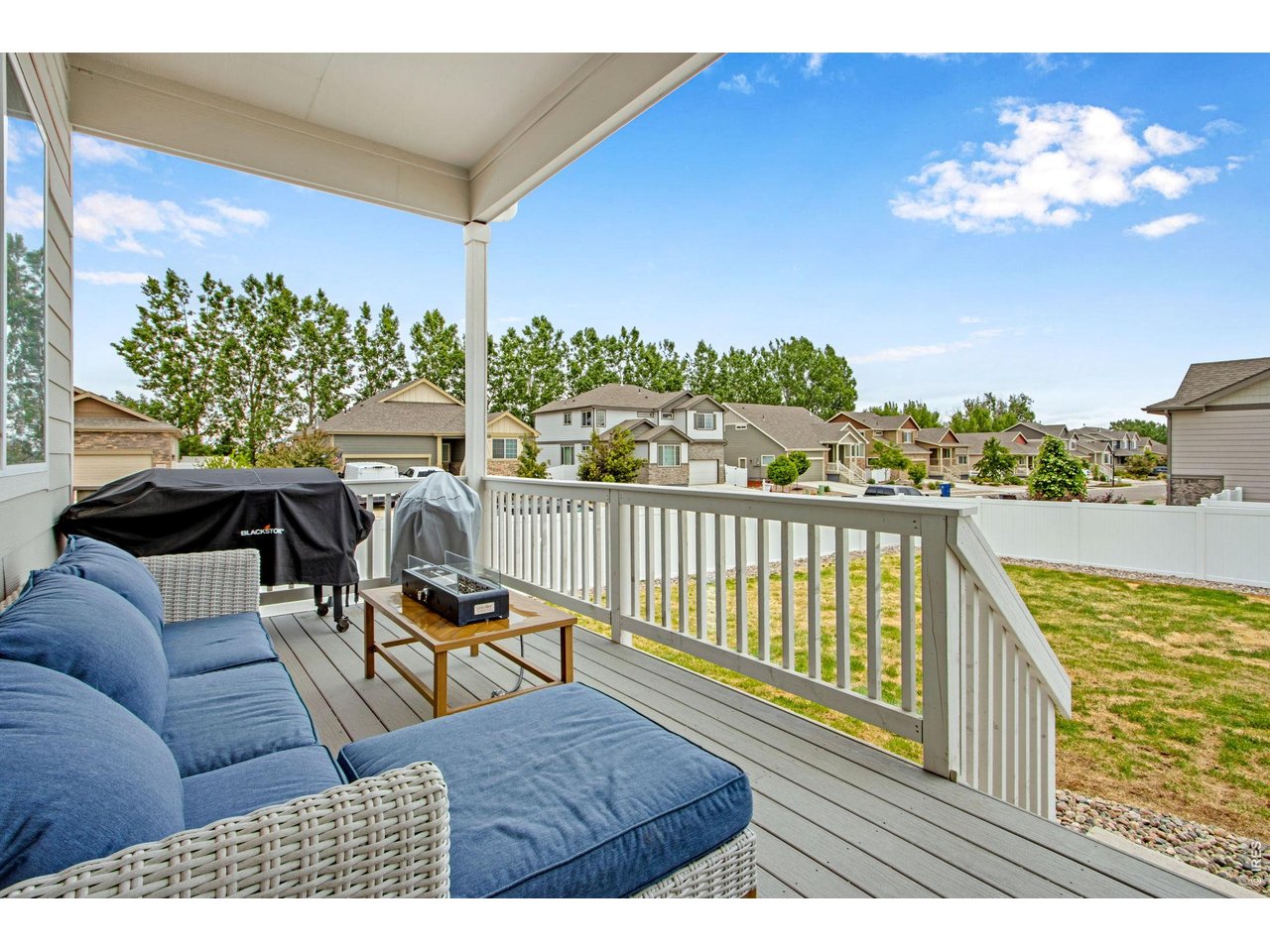 Spacious back deck