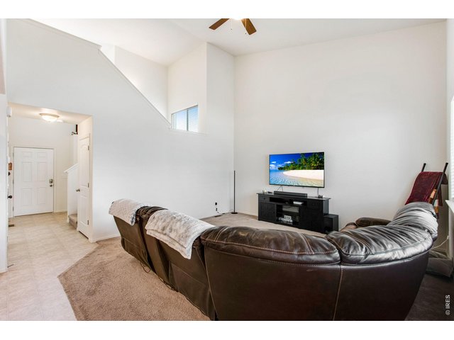 Property Photo 10 Vaulted ceiling in living room