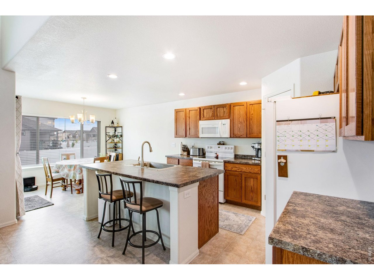 Eat-in kitchen