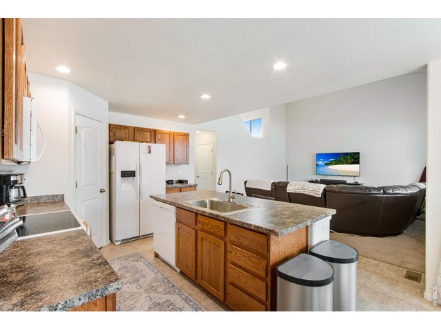 Property Photo 17 Bright and open layout