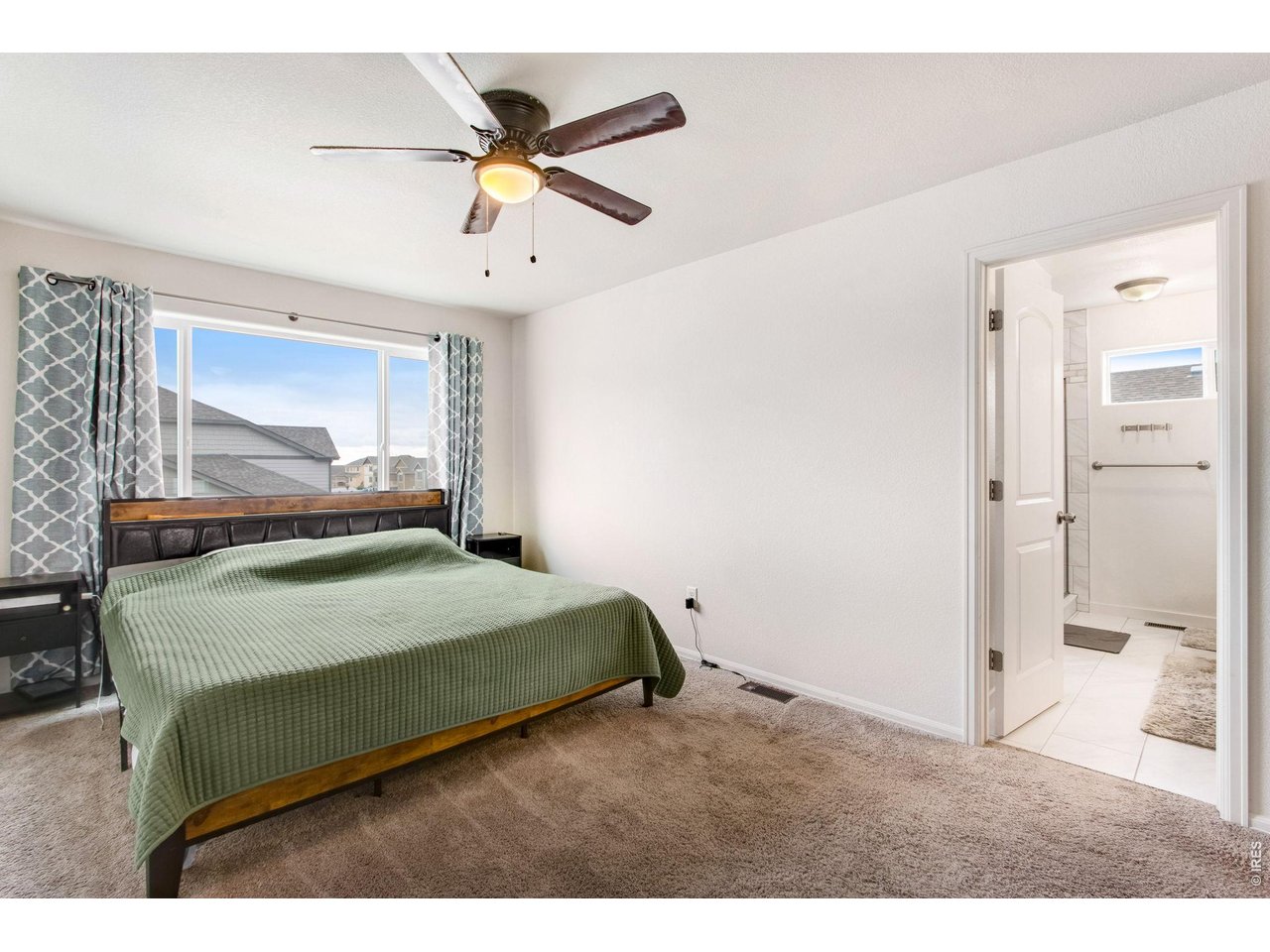 Upstairs primary bedroom