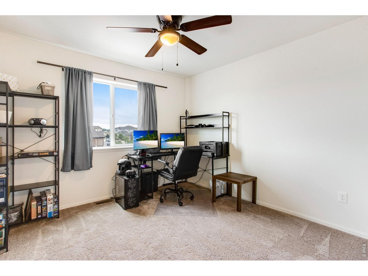 Second upstairs bedroom