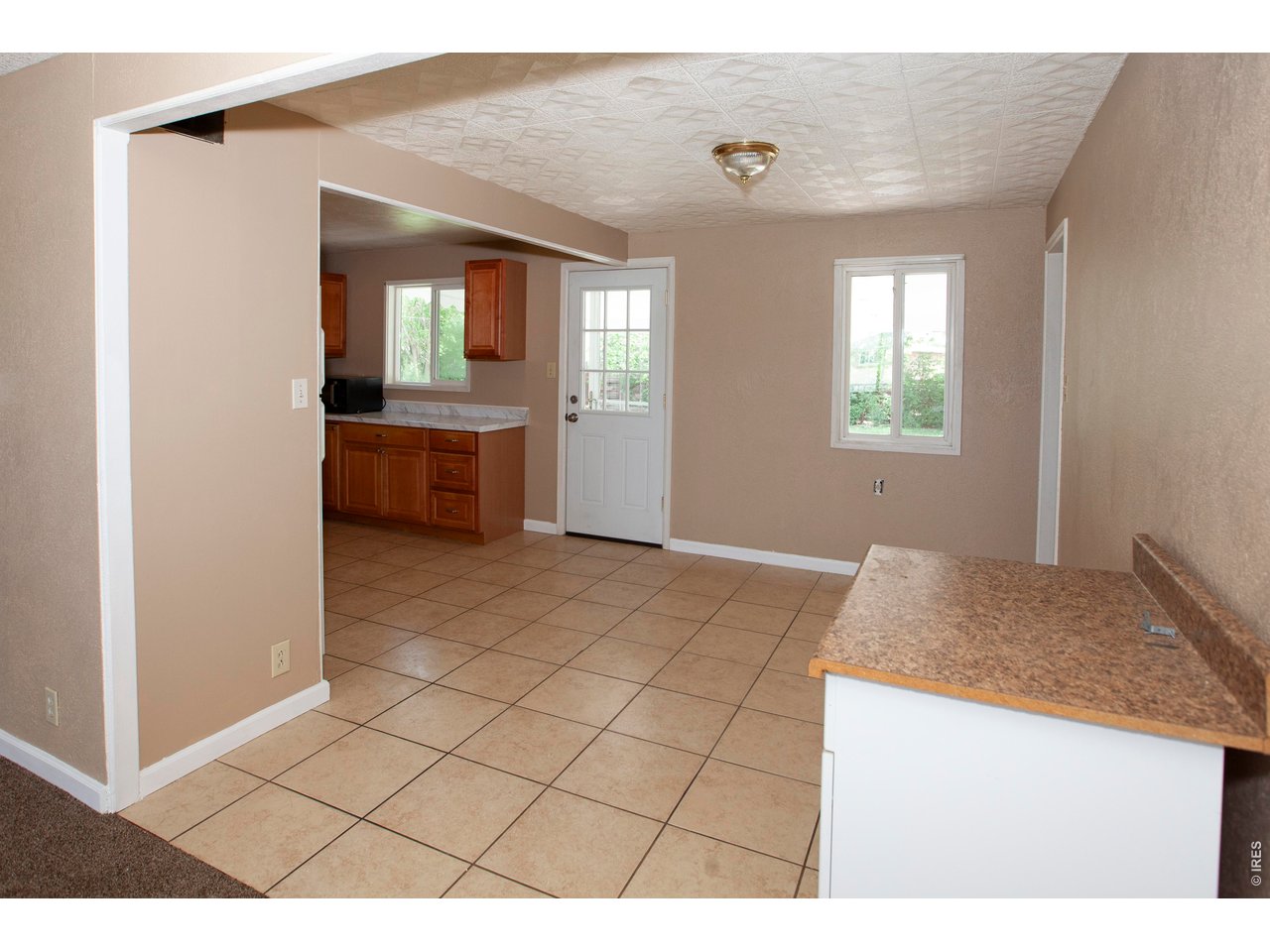 Dining/Kitchen