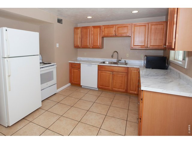 Property Photo 14 Kitchen