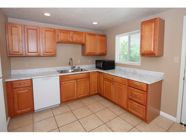 Property Photo 13 Kitchen
