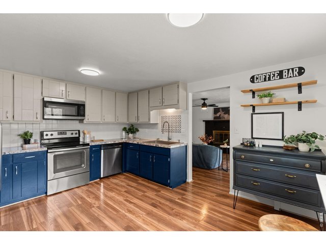 Property Photo 16 Bright room with beautiful laminate flooring