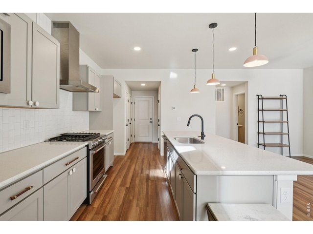 Property Photo 4 Kitchen
