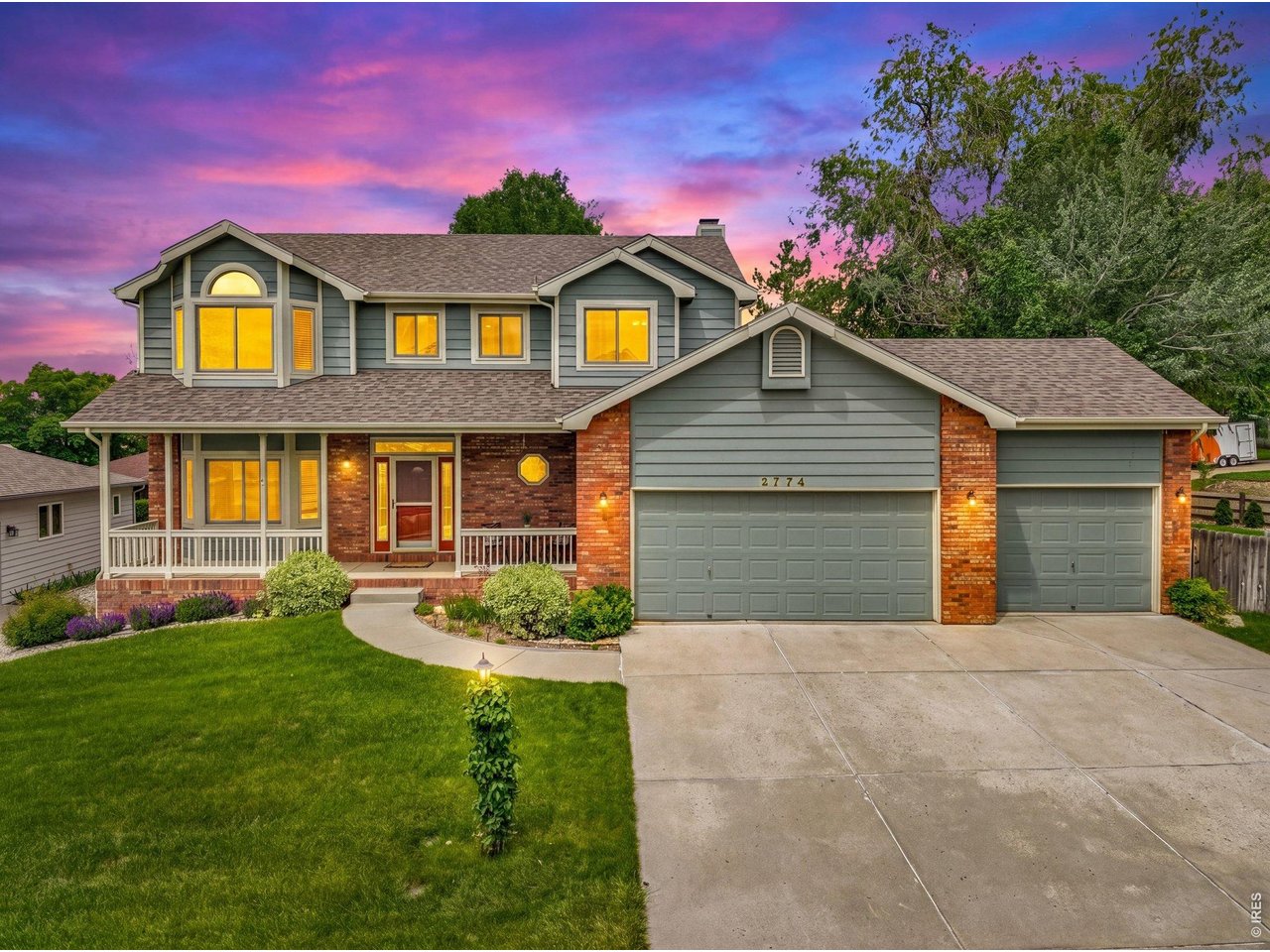Make this home yours!!