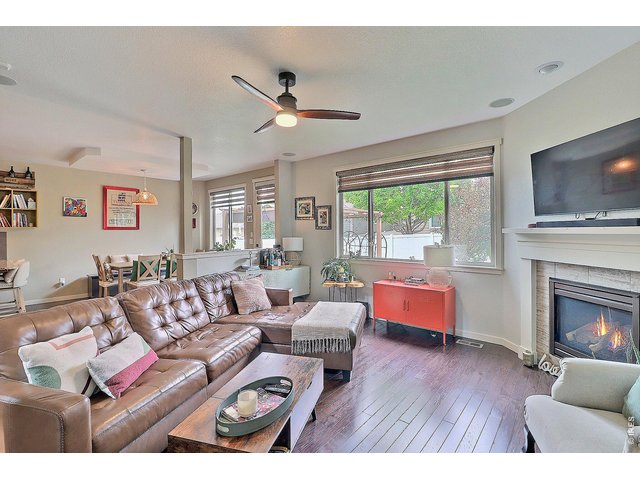 Property Photo 5 Living Room