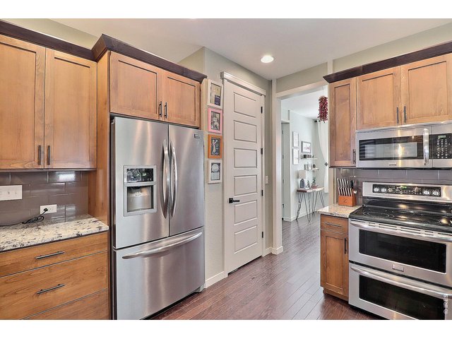 Property Photo 15 Stainless Appliances