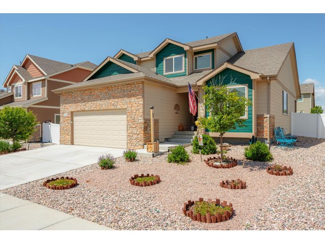 Property Photo 2 Welcome Home-Nearly New Home, Turn Key and Ready to Spend your Summer Here!
