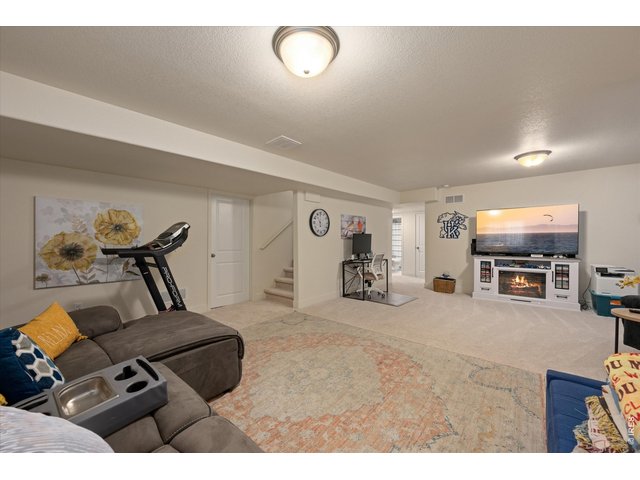 Property Photo 29 FINISHED BASEMENT! 