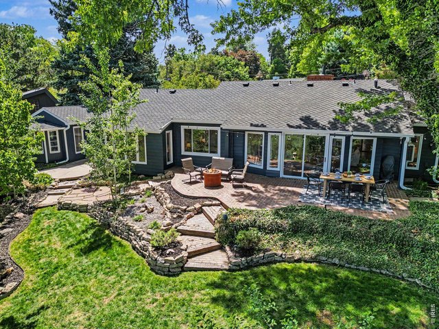 Property Photo 2 Pristine estate setting!