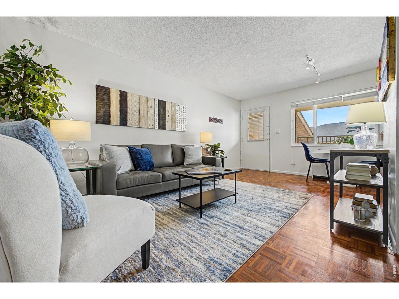 3161 Madison Unit 424