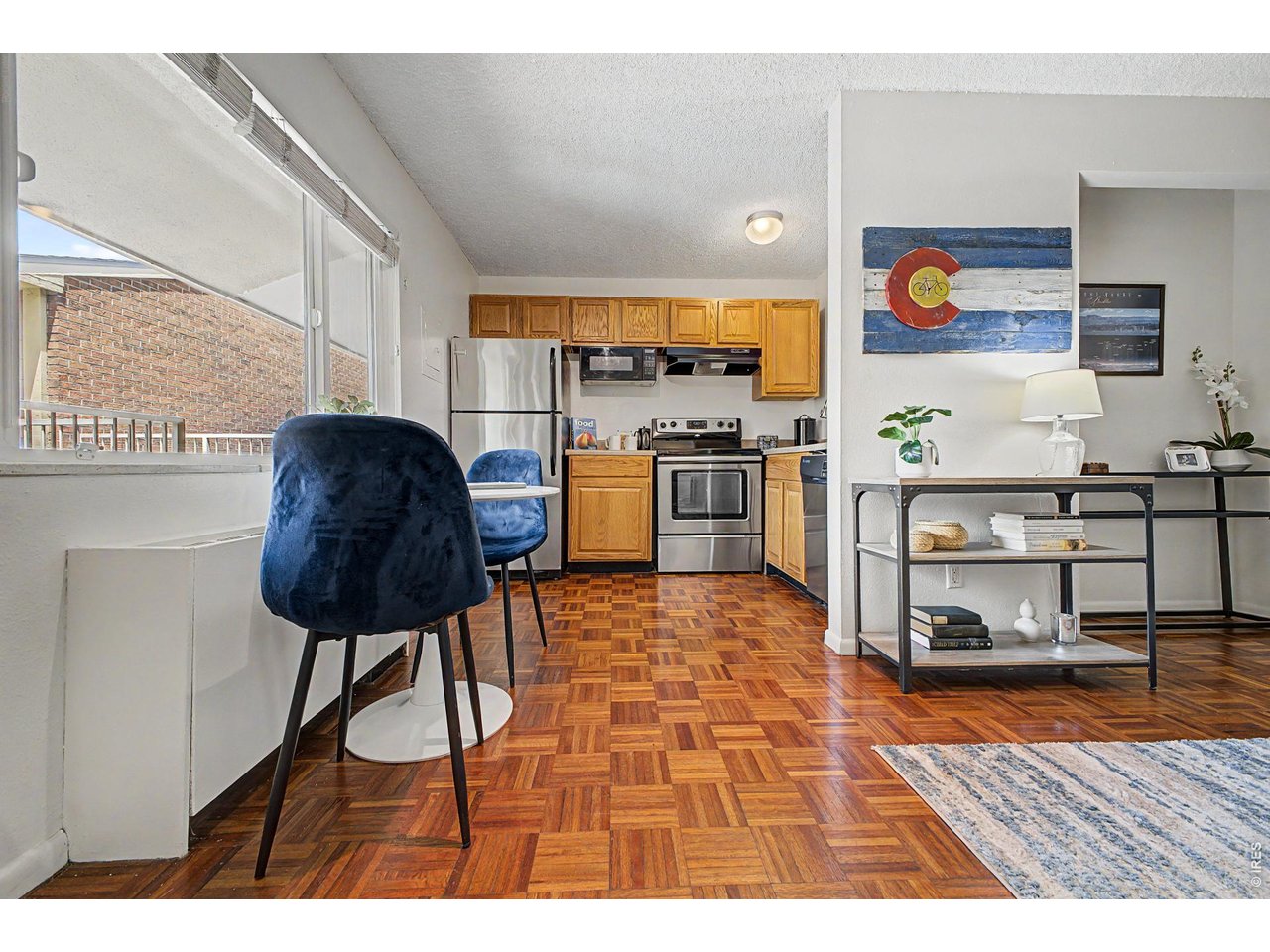 Kitchen/Living Area