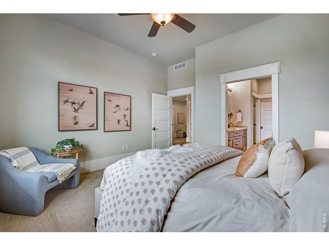 Property Photo 38 West Side spacious Bedroom Suite 