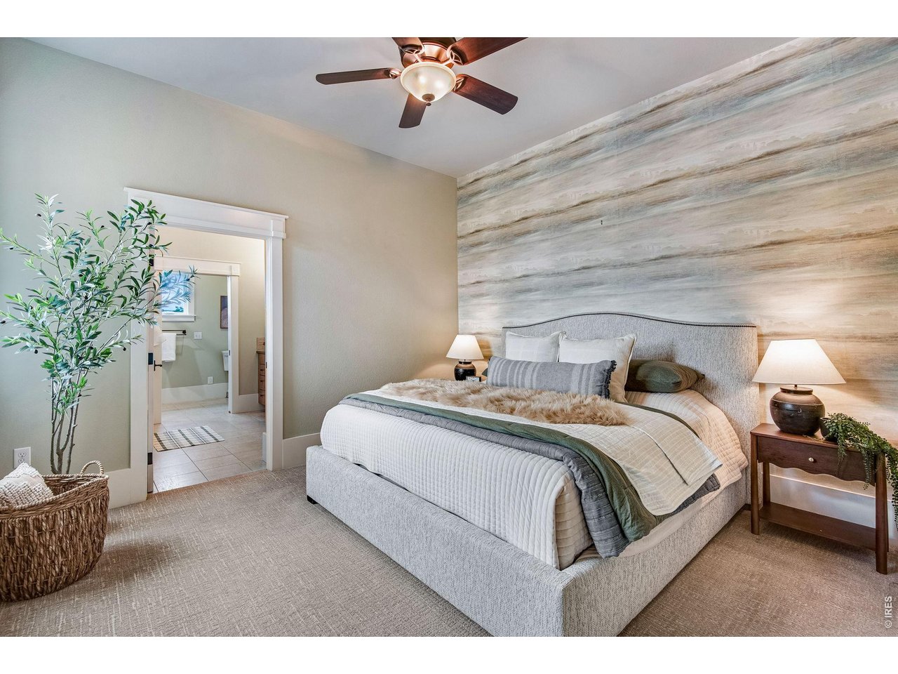 Dual Primary Suites, West Side Suite Newer plush carpet! 