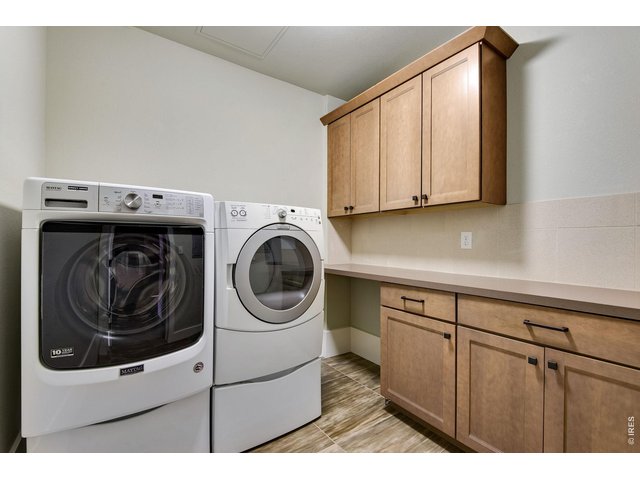 Property Photo 48 All appliances included - oversized laundry area! 