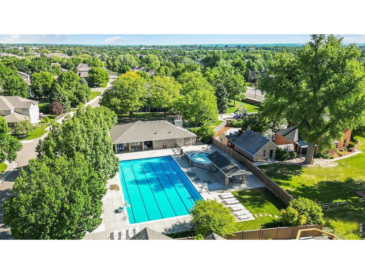 Fantastic Willow Springs pool and clubhouse