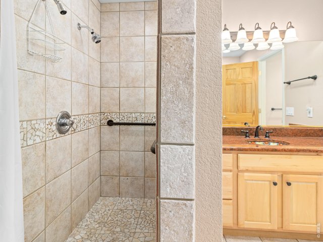 Property Photo 24 Custom tile shower for 2