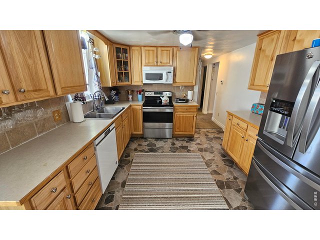 Property Photo 4 Kitchen