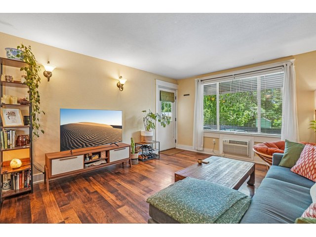 Property Photo 4 Large Living Room