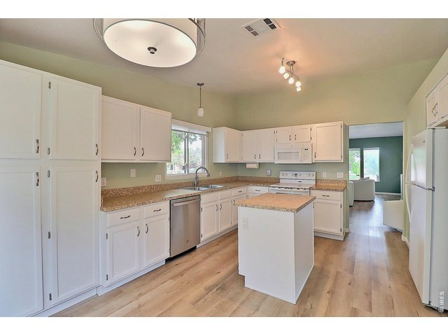 Property Photo 17 Tons of Cabinets