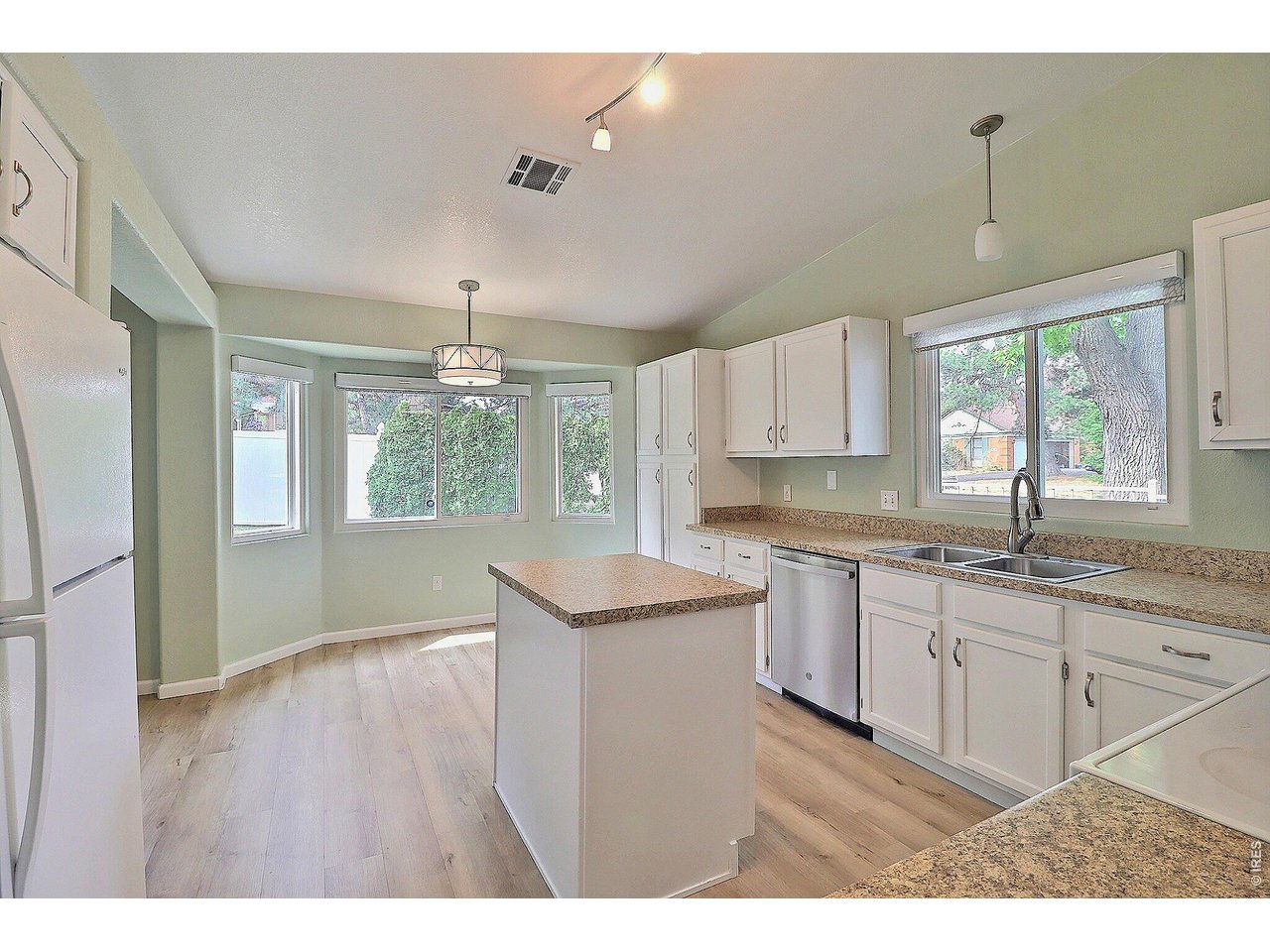 Kitchen Island-Workspace