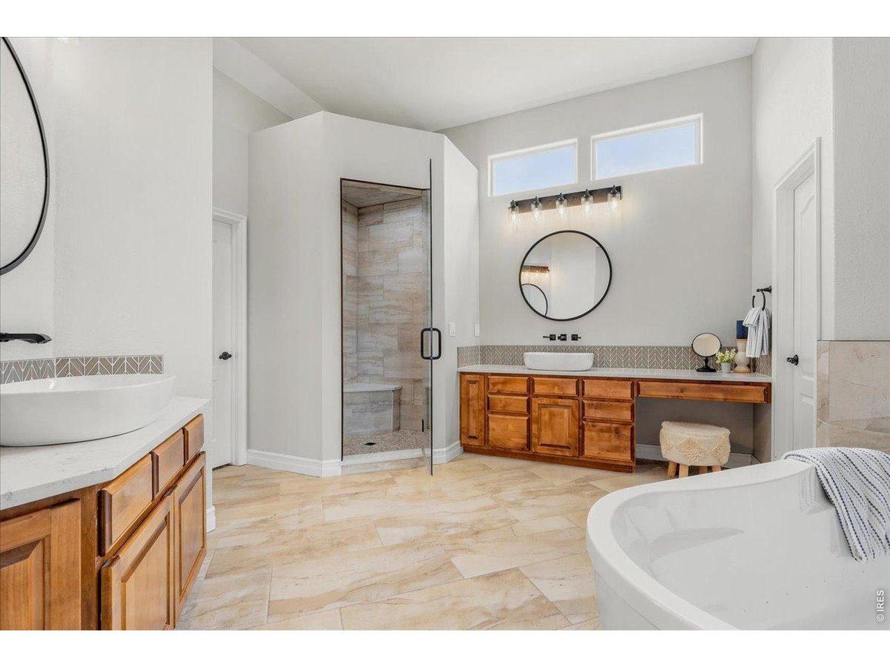Separate sinks and two closets are the secret to happiness