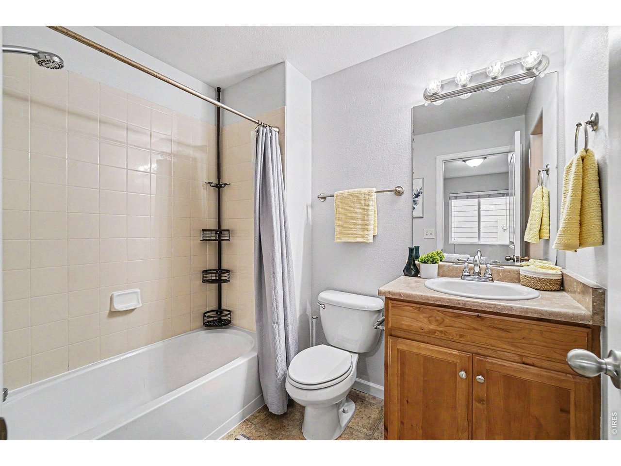 Full primary en suite 