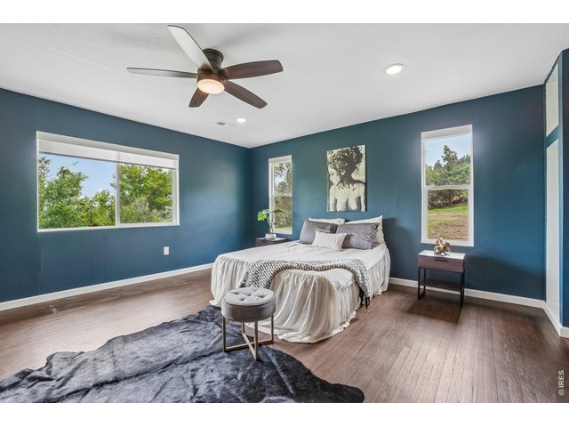 Property Photo 17 Bright and spacious primary suite
