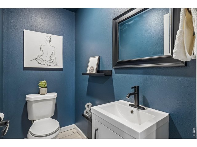 Property Photo 26 Powder Room