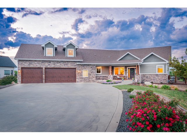 Property Photo 37 Gorgeous mature landscaping