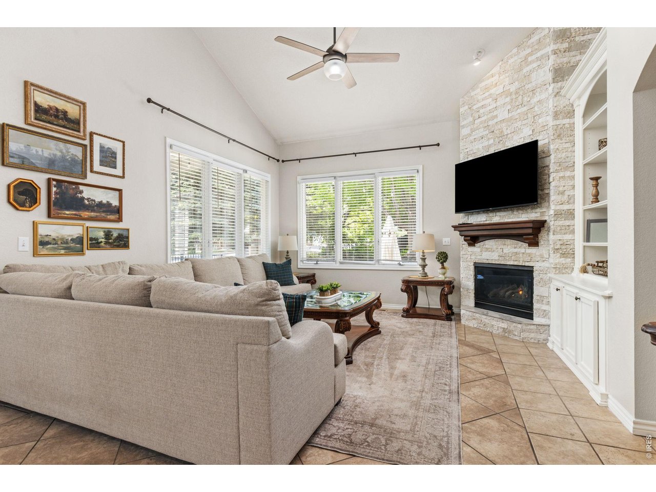 Expansive Ceilings in the Living Room Also