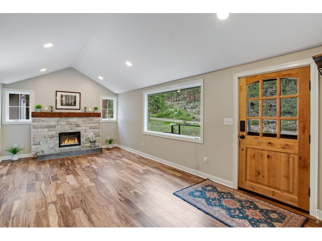 Property Photo 8 Warm and Inviting 