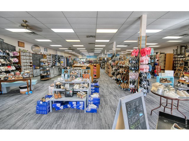 Property Photo 3 5000 SqFt Main Level