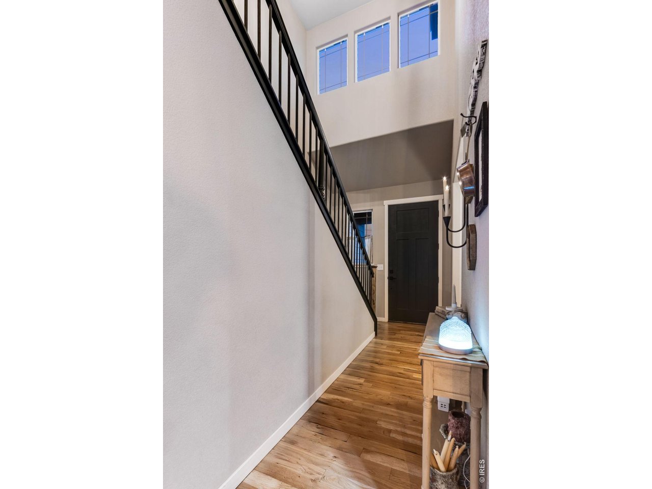 Foyer with vaulted ceilings