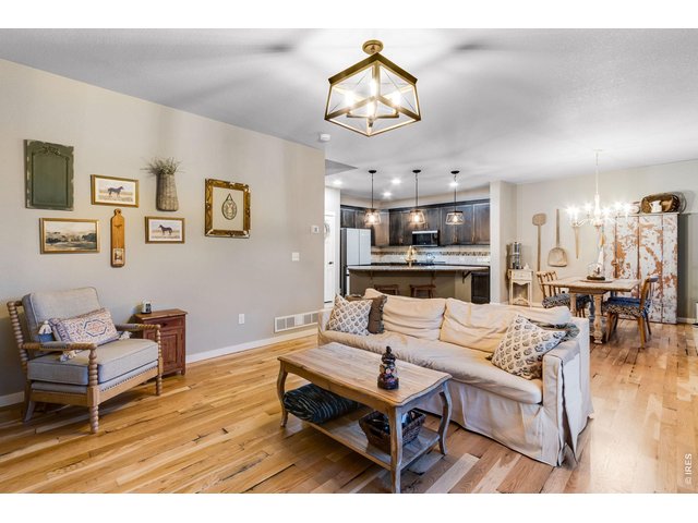 Property Photo 16 Family room 
